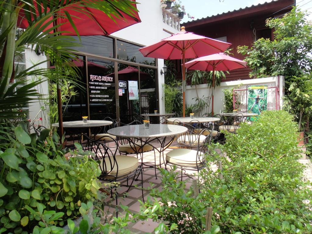 The Red Hibiscus pensión Chiang Mai Exterior foto